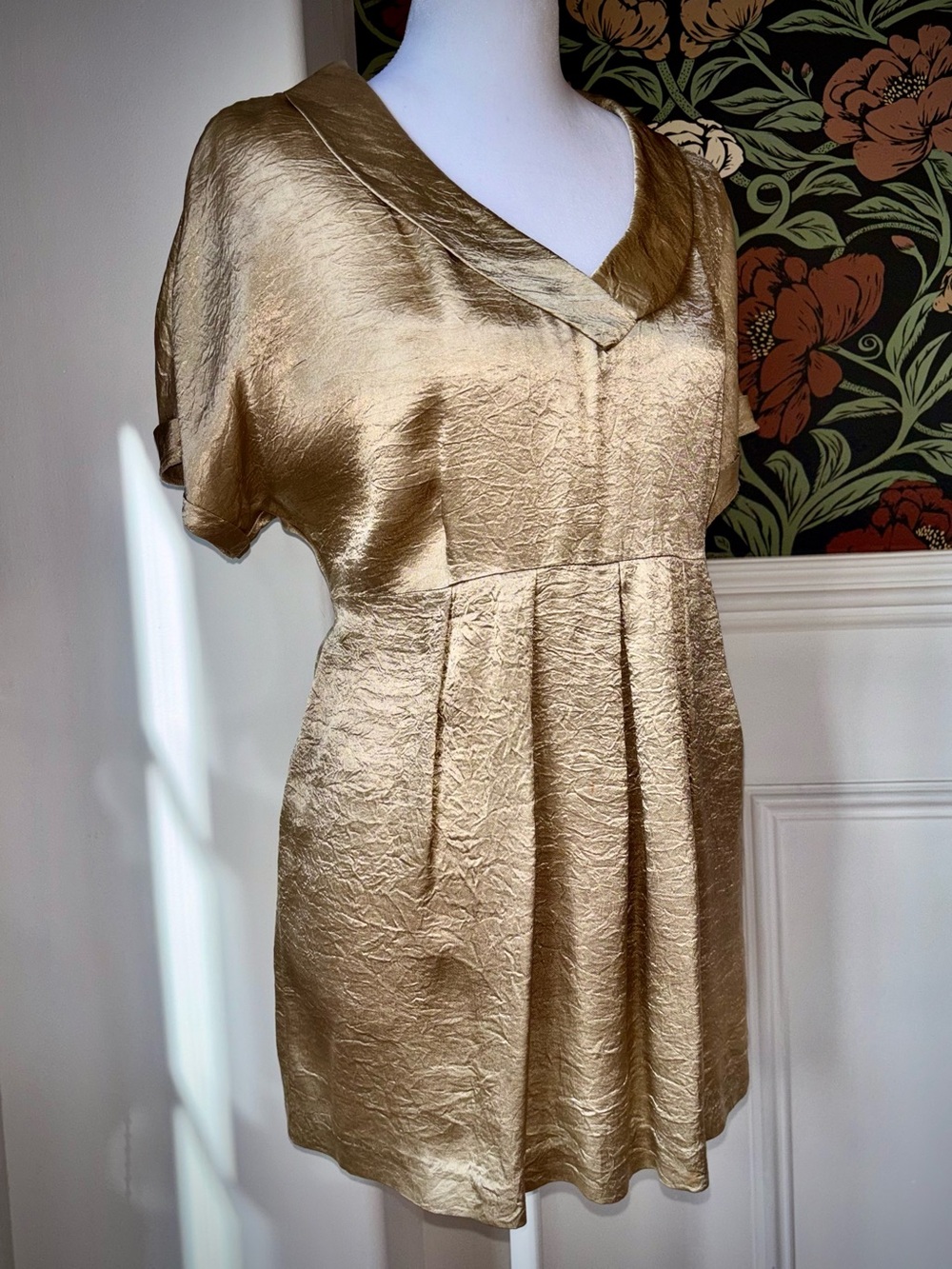 Victor Alfaro Gold Metallic Babydoll Tunic Top | Glam Y2K - Picture 4 of 9
